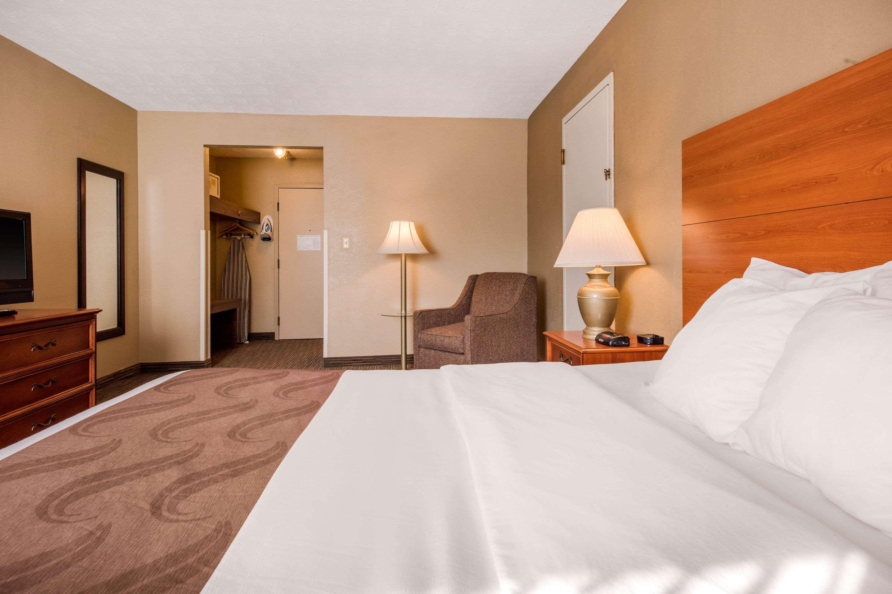 Quality Inn & Suites Нью-Касл Экстерьер фото