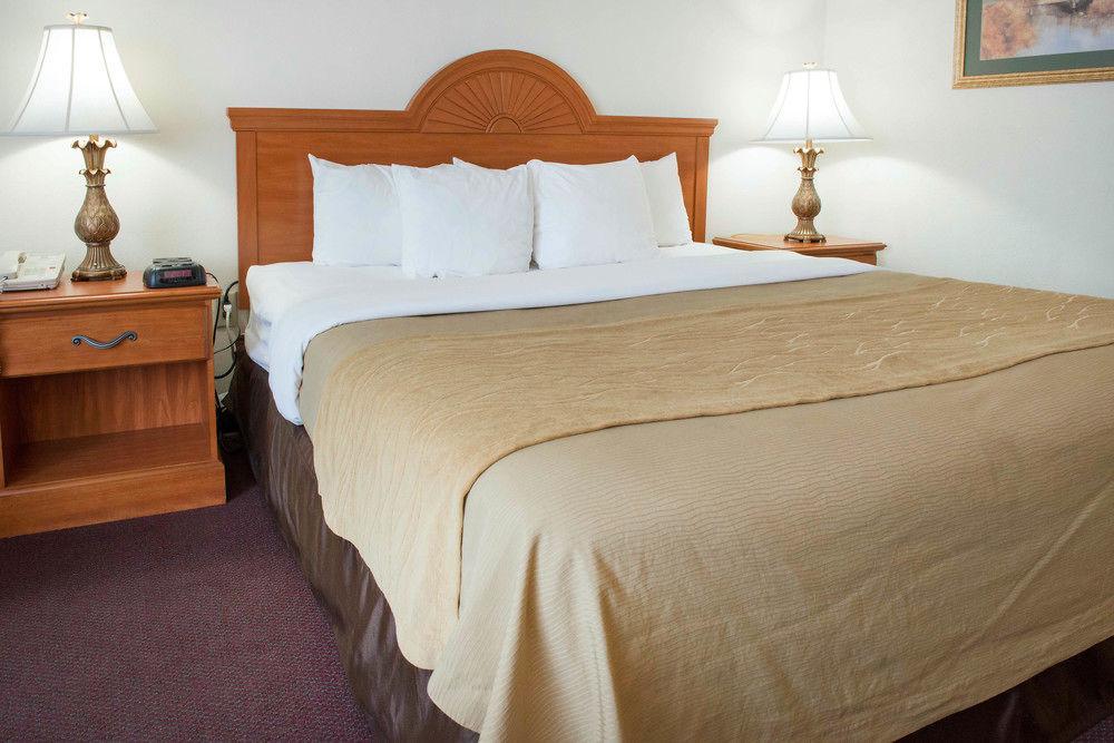 Quality Inn & Suites Нью-Касл Экстерьер фото