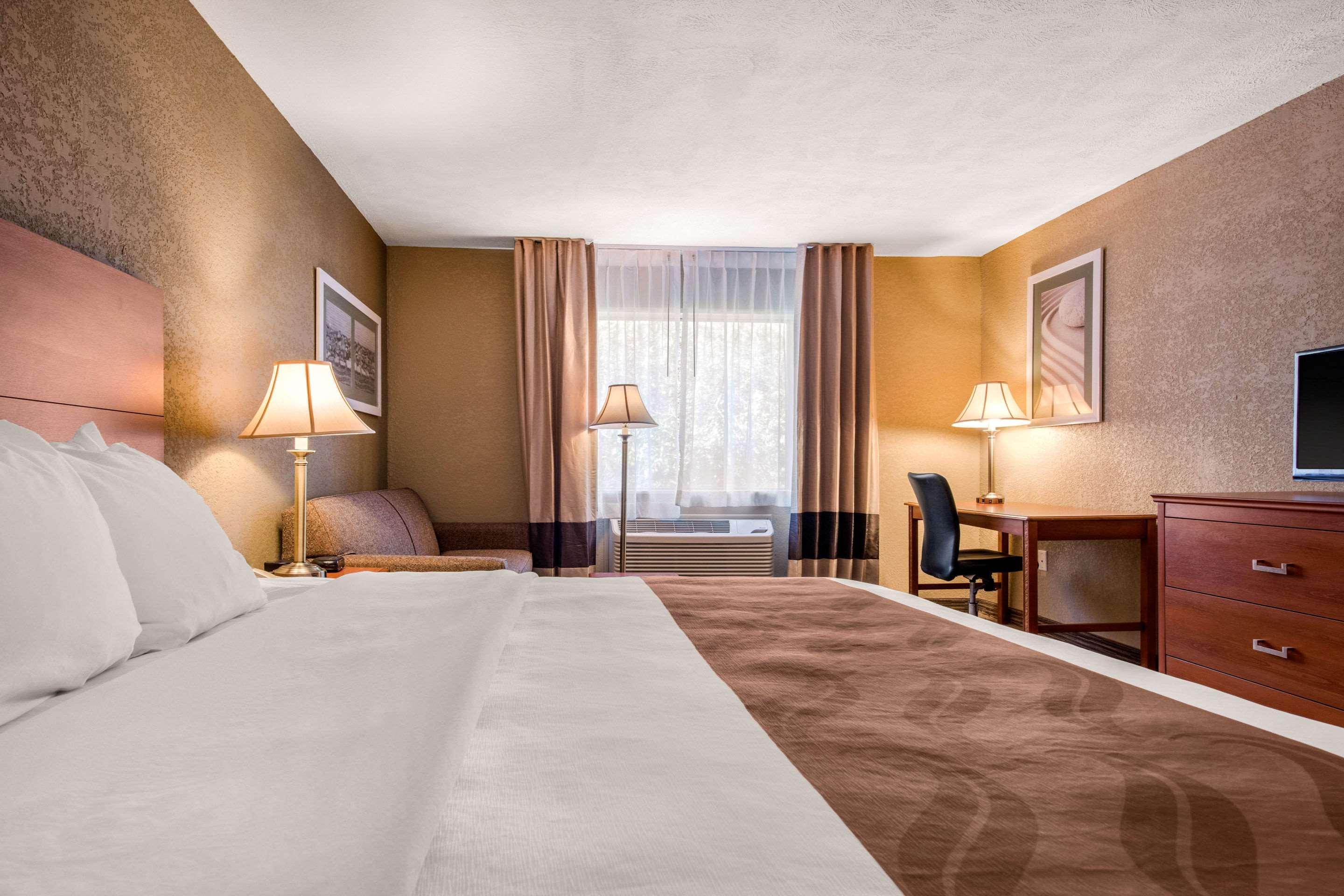 Quality Inn & Suites Нью-Касл Экстерьер фото